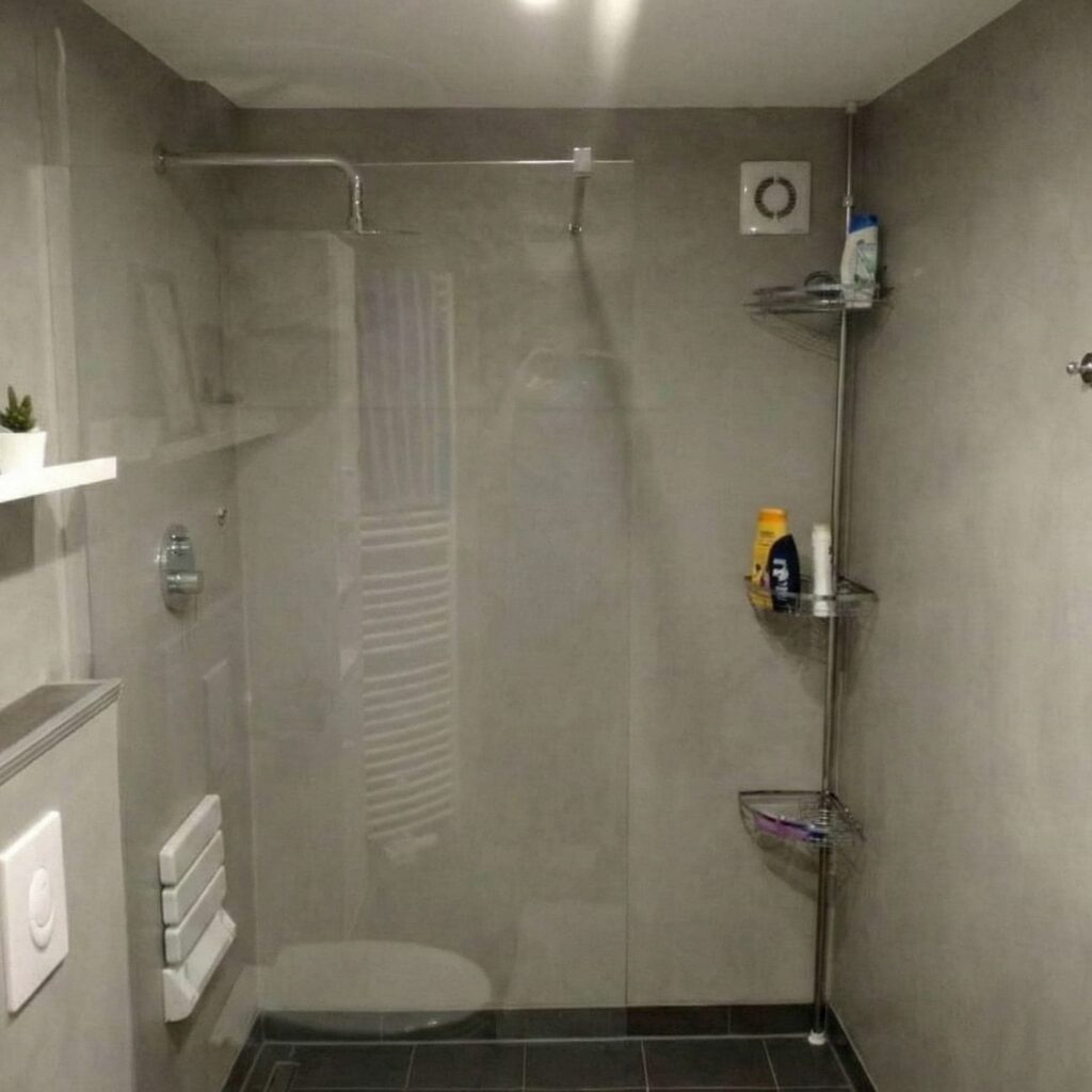 Duschbereich grauer Mikrozement