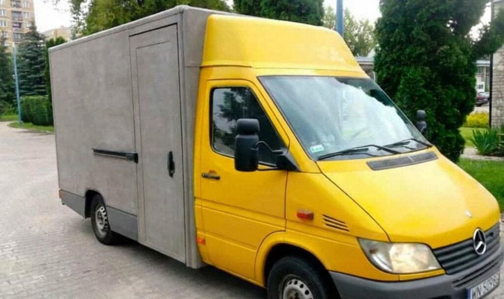 Mikrozement auf einem Kastenwagen